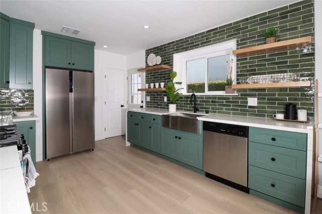Detail Gallery Image 13 of 52 For 1040 S Grevillea Ave, Inglewood,  CA 90301 - 2 Beds | 2 Baths