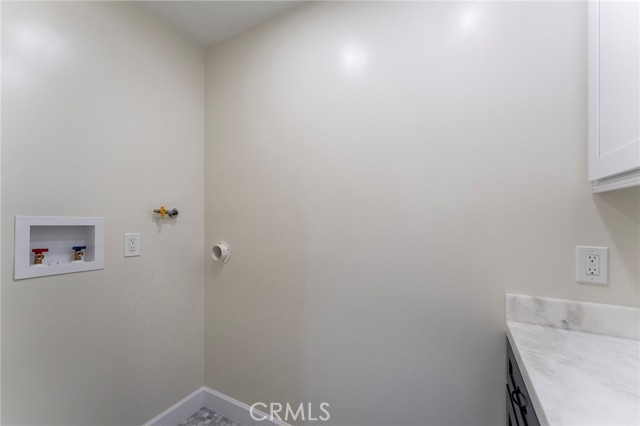 5010 Elmwood Avenue, Los Angeles CA: https://media.crmls.org/medias/452e32de-d4f9-4af7-8e5b-e2b1875d458c.jpg