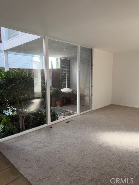 Detail Gallery Image 7 of 29 For 321 Coral Ave, Newport Beach,  CA 92662 - 2 Beds | 3 Baths