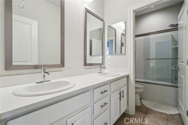 Detail Gallery Image 25 of 44 For 132 Interval, Irvine,  CA 92618 - 3 Beds | 2/2 Baths