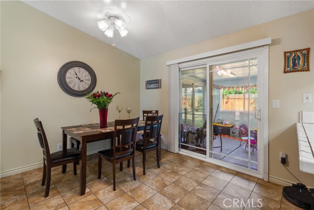Detail Gallery Image 12 of 17 For 14594 Parkwood Ct, Moreno Valley,  CA 92553 - 3 Beds | 2 Baths