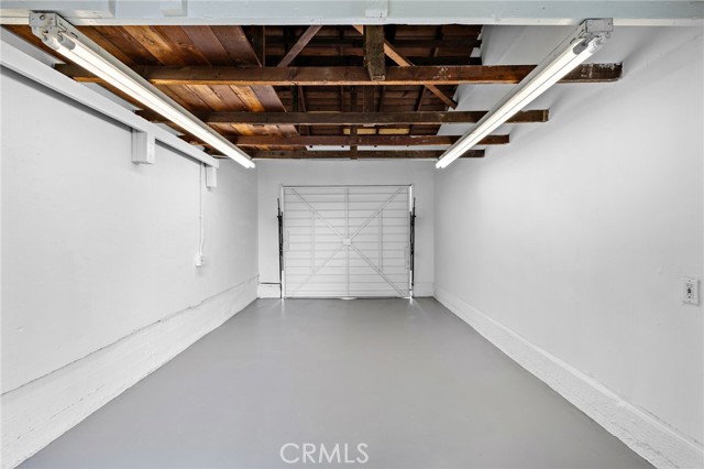 1833 N Greenbrier N Road, Long Beach CA: https://media.crmls.org/medias/4530f90a-f05d-4b4d-a7c7-0f80525004cd.jpg