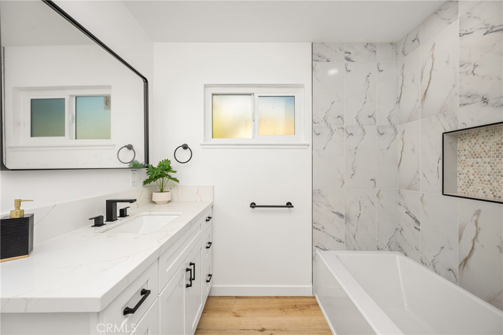 453271a5 76bc 4a63 B023 9e4a5263604f