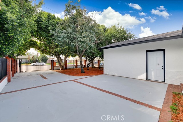 Detail Gallery Image 2 of 22 For 15643 Lassen, North Hills,  CA 91343 - 4 Beds | 3 Baths