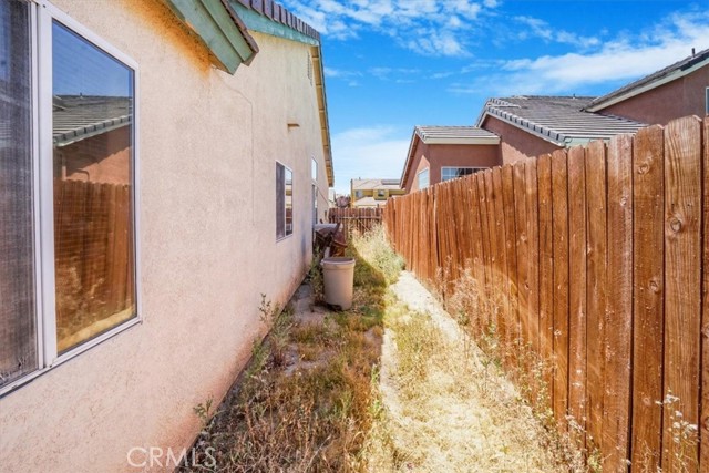 Detail Gallery Image 13 of 45 For 14042 Rogers Ln, Victorville,  CA 92392 - 3 Beds | 2 Baths