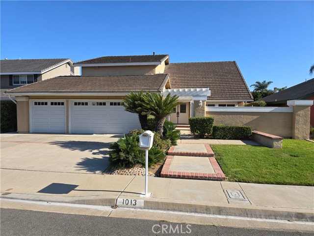 Detail Gallery Image 2 of 47 For 1013 Cannonade Cir, Costa Mesa,  CA 92626 - 5 Beds | 3 Baths