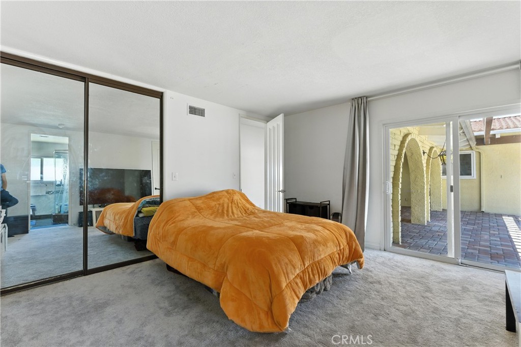 https://media.crmls.org/medias/453408b0-c35a-47f7-bd41-27353707baf1.jpg?preset=X-Large