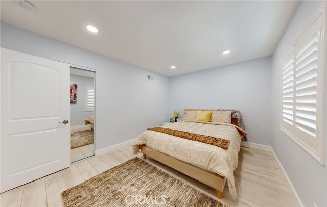 Detail Gallery Image 18 of 32 For 17891 Caledonia Cir, Huntington Beach,  CA 92647 - 5 Beds | 3/2 Baths