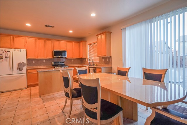 Detail Gallery Image 13 of 48 For 15133 Pasture, Victorville,  CA 92394 - 4 Beds | 2/1 Baths