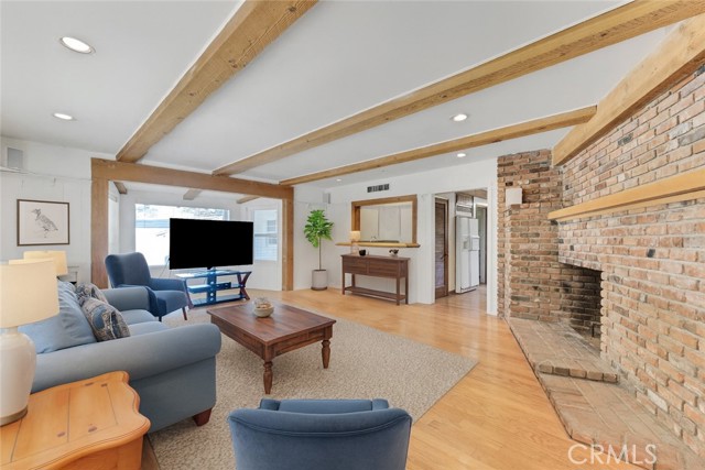 Detail Gallery Image 4 of 58 For 4771 Vista De Oro, Woodland Hills,  CA 91364 - 6 Beds | 4/1 Baths