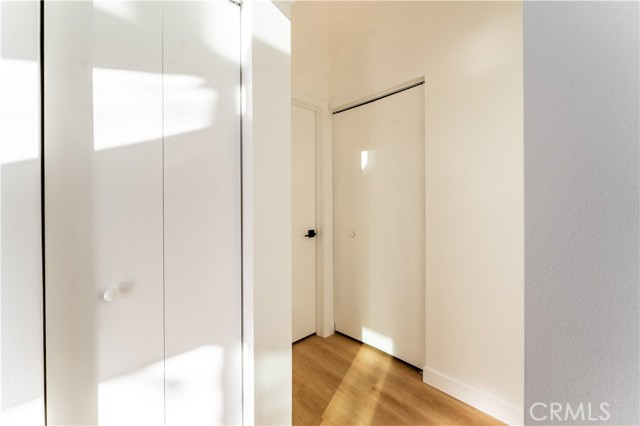 Detail Gallery Image 9 of 33 For 16122 San Fernando Mission Bld, Granada Hills,  CA 91344 - 5 Beds | 5 Baths