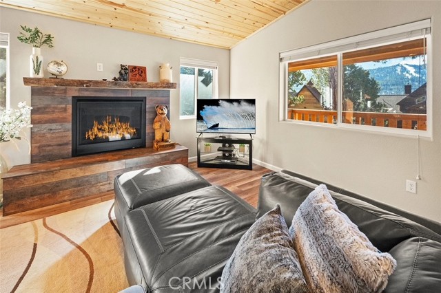 1264 Sheephorn Road, Big Bear City CA: https://media.crmls.org/medias/453617f0-4b32-4893-9f27-13f82c67b8a3.jpg
