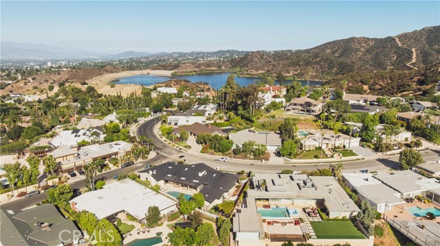 4195 Alonzo Avenue, Encino CA: https://media.crmls.org/medias/4537cfe3-5a6a-45bc-91a6-7c967abecc86.jpg
