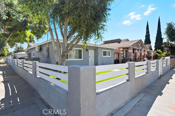 Detail Gallery Image 8 of 22 For 7010 San Vincente, Paramount,  CA 90723 - – Beds | – Baths