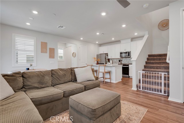 1121 Whirlwind Drive, Rancho Mission Viejo CA: https://media.crmls.org/medias/45385e63-4c89-48cf-9177-f5641eadade9.jpg