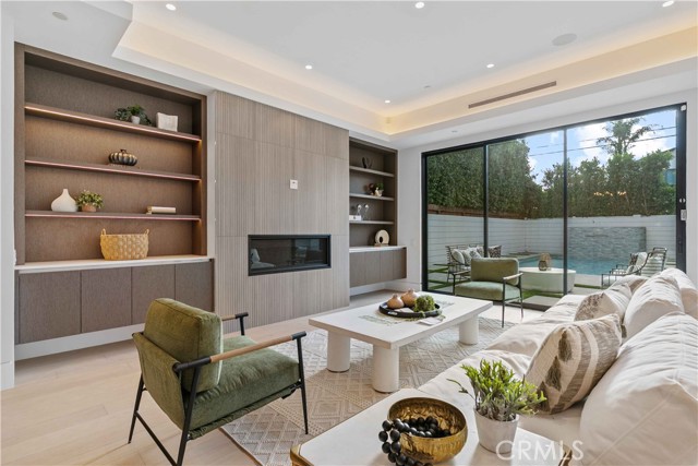 Detail Gallery Image 12 of 57 For 4532 Katherine, Sherman Oaks,  CA 91423 - 6 Beds | 6/1 Baths