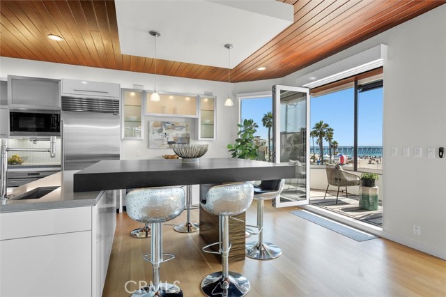 36 15th Street, Hermosa Beach CA: https://media.crmls.org/medias/4538b2bd-d2e4-44b6-b260-a0bad62accdb.jpg