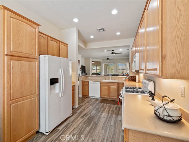 Detail Gallery Image 7 of 28 For 10454 Wilmington Ln, Apple Valley,  CA 92308 - 2 Beds | 2 Baths