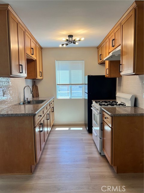 Detail Gallery Image 1 of 3 For 615 Fischer St #1,  Glendale,  CA 91205 - 1 Beds | 1 Baths