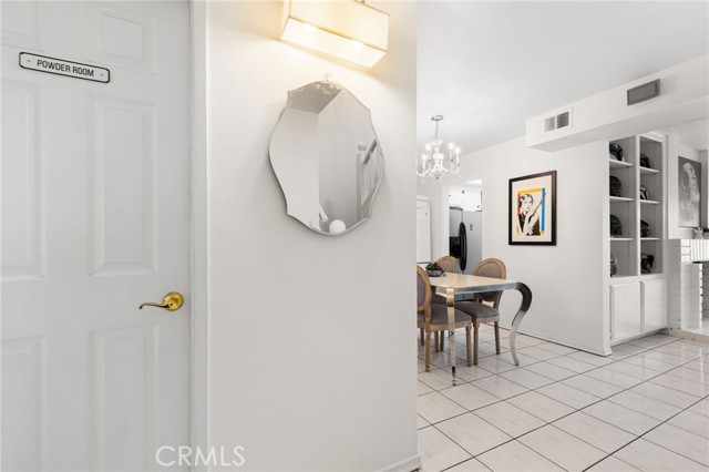 Detail Gallery Image 5 of 39 For 1105 N Dresden #52,  Anaheim,  CA 92801 - 3 Beds | 2/1 Baths