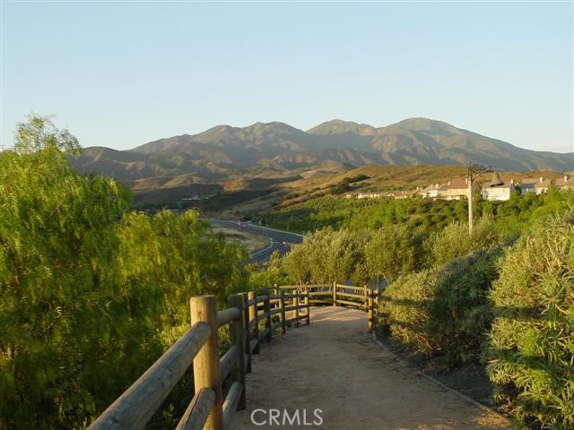 13 Arborside Way, Mission Viejo CA: https://media.crmls.org/medias/453b574e-8c31-4426-a2c6-1372db999662.jpg