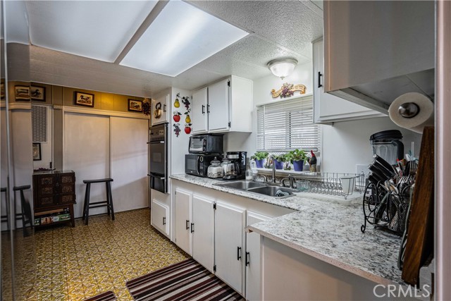 Detail Gallery Image 11 of 36 For 1895 W Devonshire Ave #43,  Hemet,  CA 92545 - 2 Beds | 2 Baths