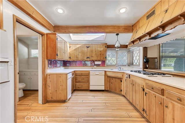 Detail Gallery Image 22 of 58 For 4771 Vista De Oro, Woodland Hills,  CA 91364 - 6 Beds | 4/1 Baths