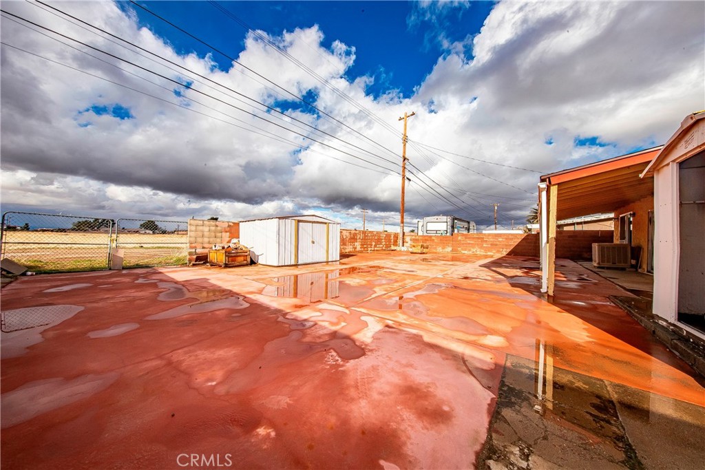 https://media.crmls.org/medias/453c3405-cd53-4be2-9878-5f924d7686e5.jpg?preset=X-Large