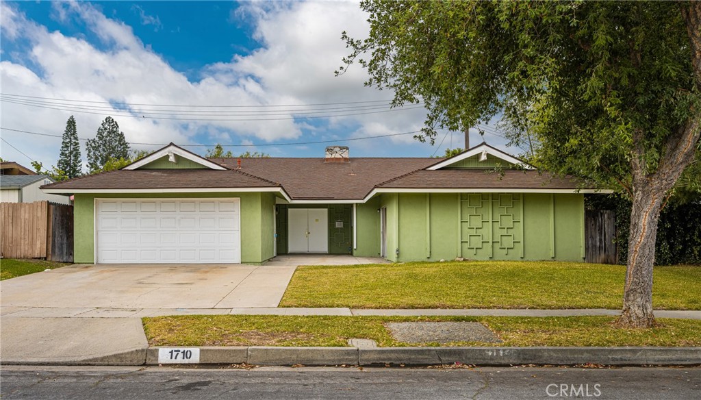 1710 Evergreen