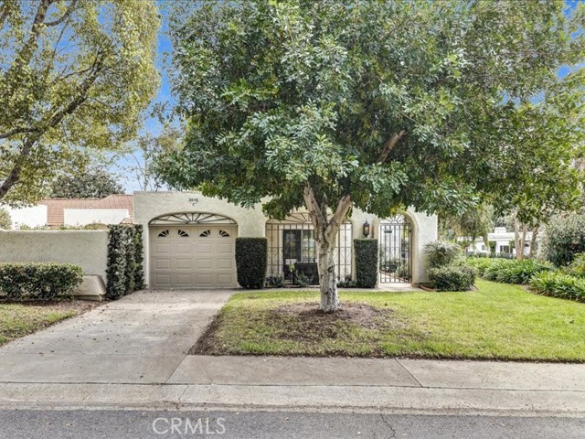 Detail Gallery Image 2 of 50 For 3516 Bahia Blanca #C,  Laguna Woods,  CA 92637 - 2 Beds | 2 Baths