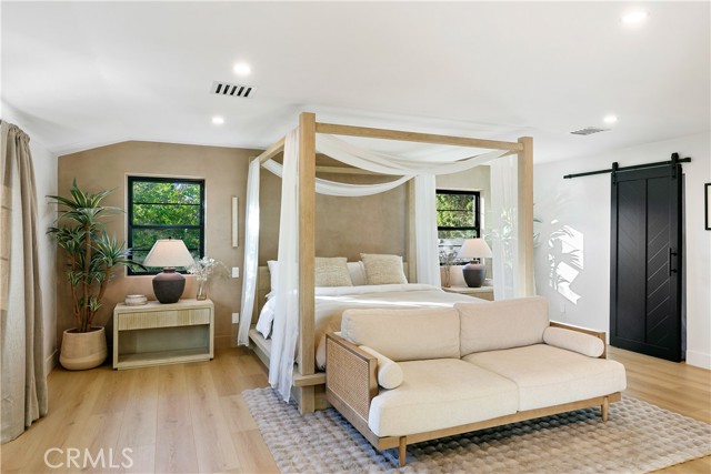 Detail Gallery Image 5 of 75 For 22269 Avenue San Luis, Woodland Hills,  CA 91364 - 5 Beds | 5/1 Baths