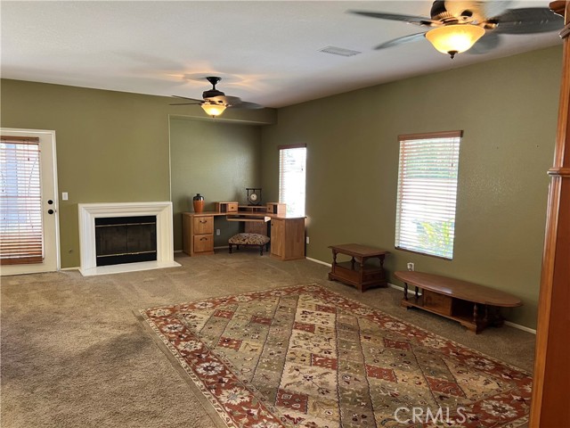 Large family room with fireplace (seller does not guarentee fireplace)