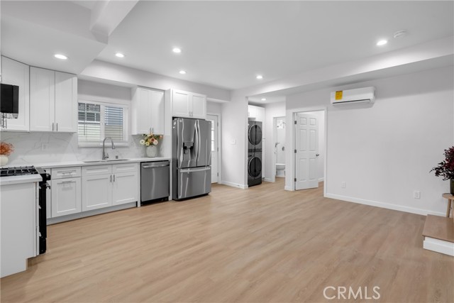 Image 6 of 51 For 4032 Elsa Street