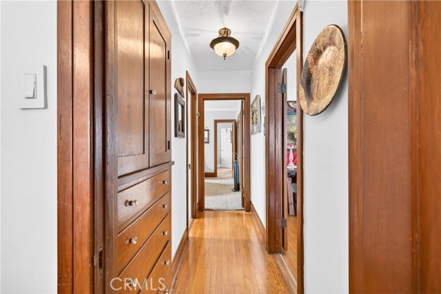 Detail Gallery Image 19 of 35 For 40 La Verne Ave, Long Beach,  CA 90803 - 4 Beds | 3 Baths