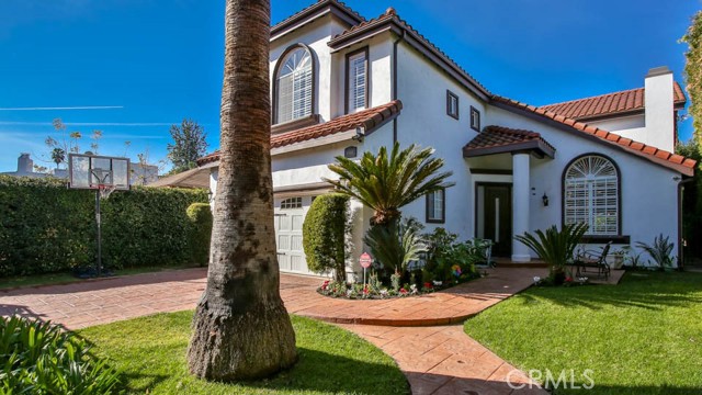 Detail Gallery Image 2 of 50 For 4461 Stern Ave, Sherman Oaks,  CA 91423 - 5 Beds | 4/1 Baths