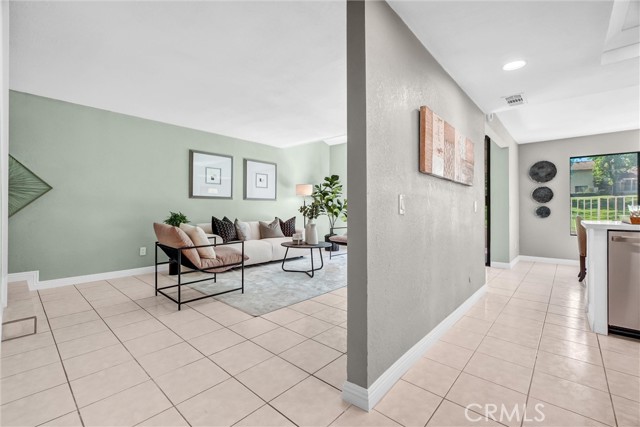 Detail Gallery Image 12 of 48 For 913 Whitewater, Fullerton,  CA 92833 - 2 Beds | 2/1 Baths