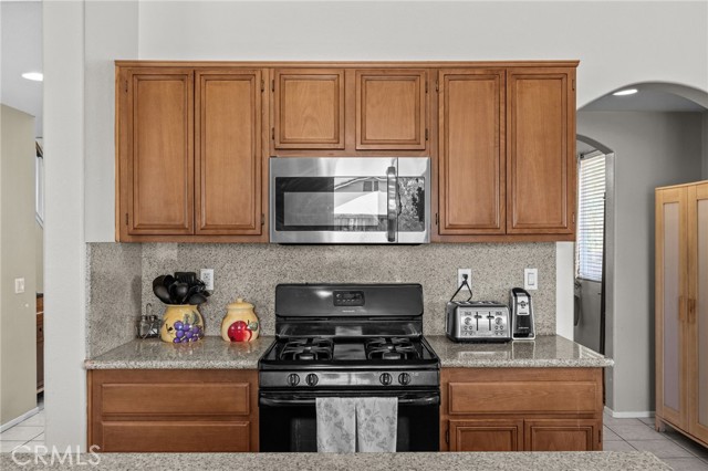 Detail Gallery Image 10 of 39 For 28402 Crestwood St, Menifee,  CA 92585 - 4 Beds | 3 Baths