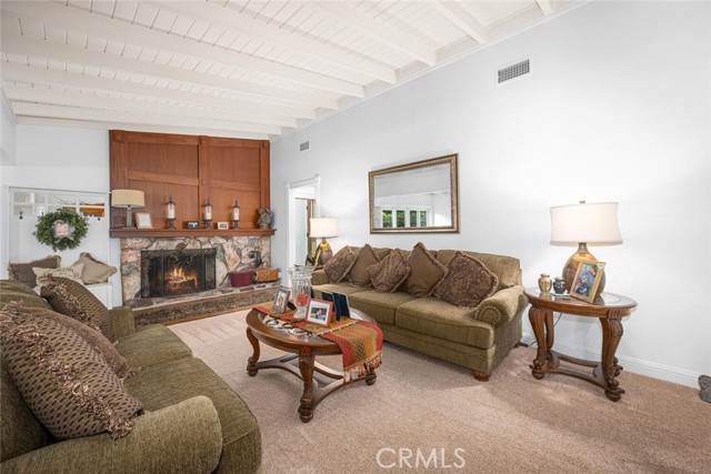 Detail Gallery Image 5 of 51 For 2813 Albury Ave, Long Beach,  CA 90815 - 3 Beds | 2 Baths