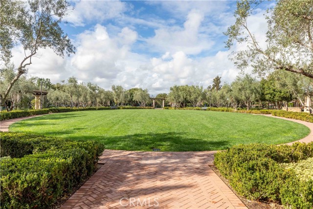 81 Strawberry, Irvine CA: https://media.crmls.org/medias/4542354a-12ce-4fc2-addb-b198d8cee520.jpg