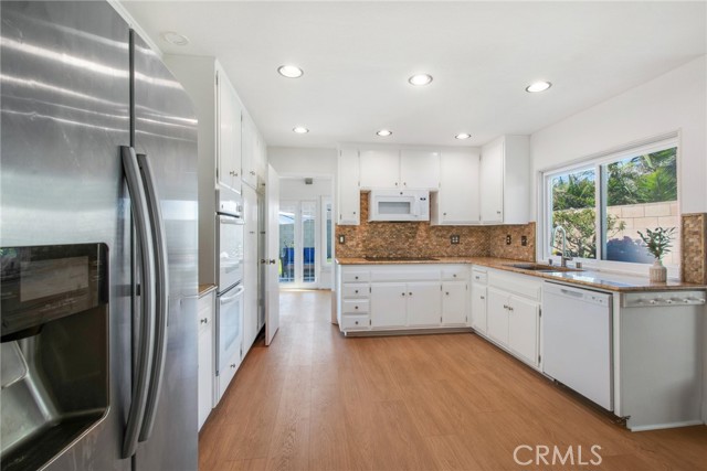 Detail Gallery Image 14 of 24 For 21041 Strathmoor Ln, Huntington Beach,  CA 92646 - 3 Beds | 2 Baths