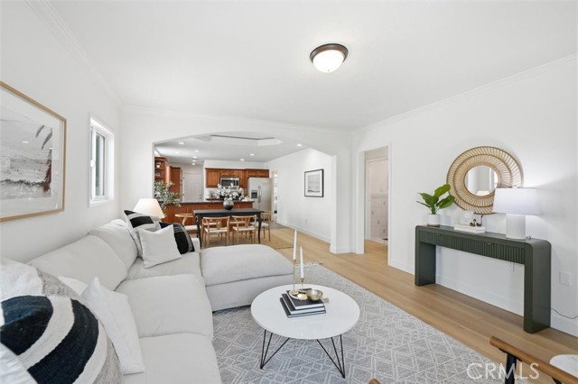 Detail Gallery Image 8 of 53 For 11916 Oxford Ave, Hawthorne,  CA 90250 - 3 Beds | 2 Baths