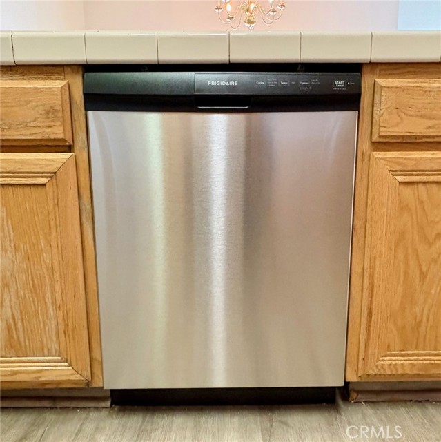 Detail Gallery Image 7 of 22 For 13179 Butte, Victorville,  CA 92395 - 3 Beds | 2 Baths