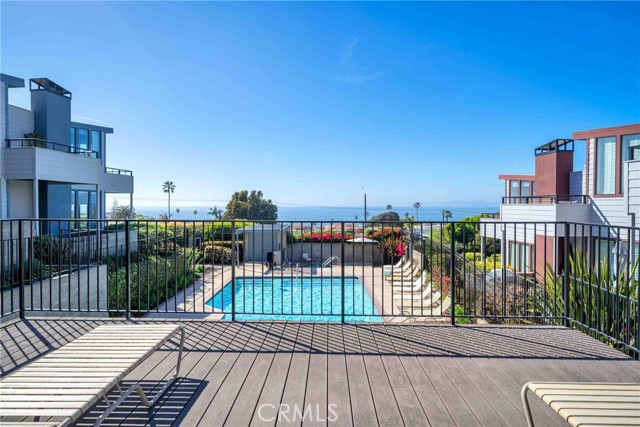 420 Palos Verdes Boulevard, Redondo Beach CA: https://media.crmls.org/medias/45445702-a13c-4683-8dab-9e252406a153.jpg