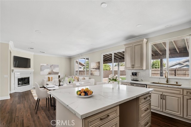 6 Bed Home for Sale in Victorville, California