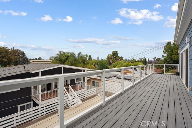 5254 Don Pio Drive, Woodland Hills CA: https://media.crmls.org/medias/454568d7-c2b5-46ea-bdf9-1acf6f2cfa2b.jpg