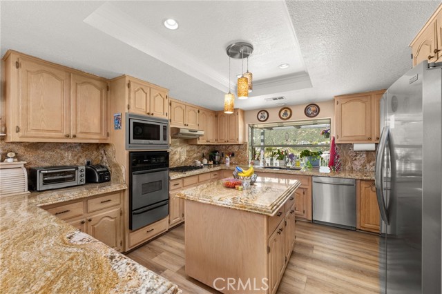 36608 Oak Ridge Drive, Yucaipa CA: https://media.crmls.org/medias/45457fb1-cbee-4bca-9a32-0f3da8c90b8c.jpg