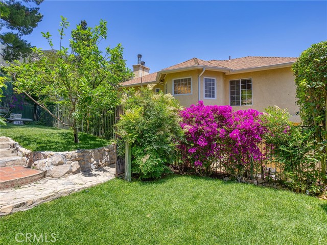 5815 Irving Avenue, La Crescenta CA: https://media.crmls.org/medias/45459888-1ca1-4641-a727-c337b9f22d2a.jpg