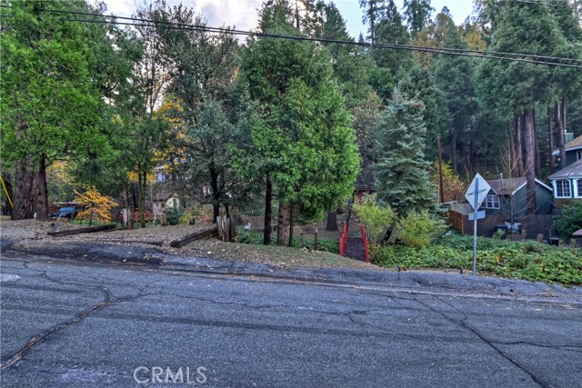 Detail Gallery Image 25 of 33 For 23270 Brookside, Crestline,  CA 92325 - 1 Beds | 1 Baths