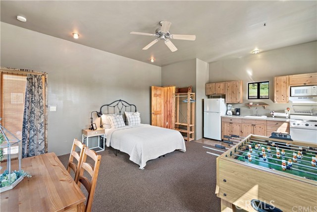 10950 Fox Springs Road, Murrieta CA: https://media.crmls.org/medias/454602c6-4ad0-4e80-88cf-2be1378bc6da.jpg