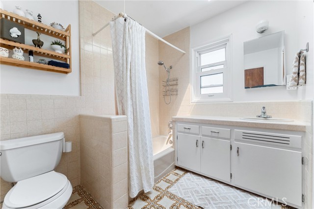 Detail Gallery Image 22 of 39 For 1106 Hollydale Dr, Fullerton,  CA 92831 - 4 Beds | 2 Baths
